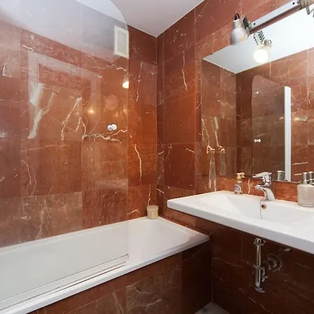 Apartment Centrally Located In Old Palace House Seville